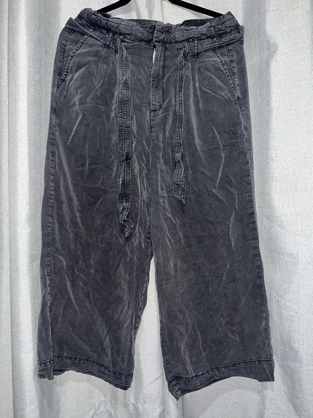American Eagle Gray Wide Leg Crop Pants